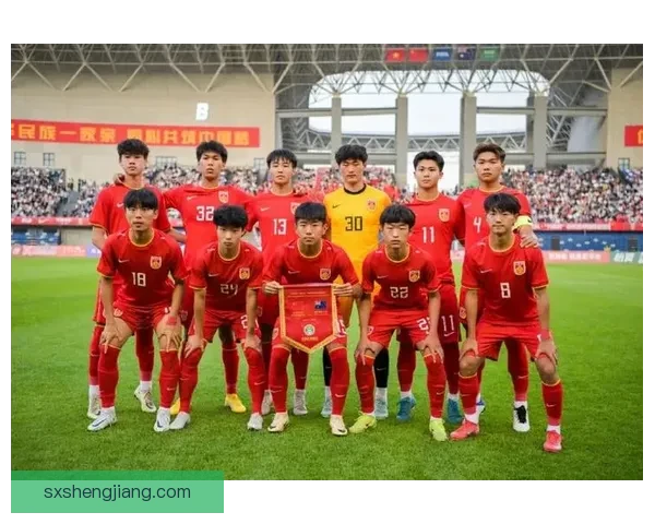 中国足球队对决国际劲旅，赛场背后的策略与球员成长全解析